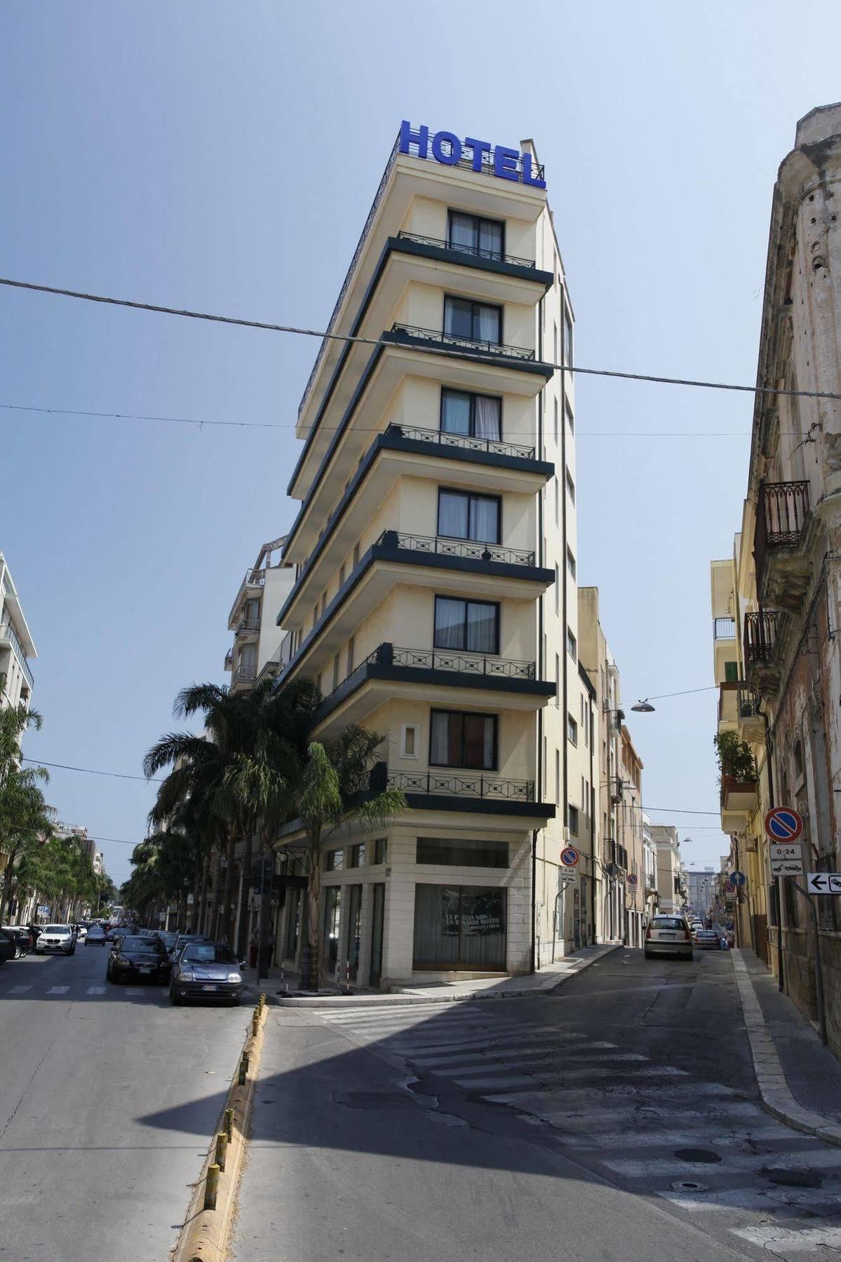 Hotel Colonna Brindisi Exteriör bild