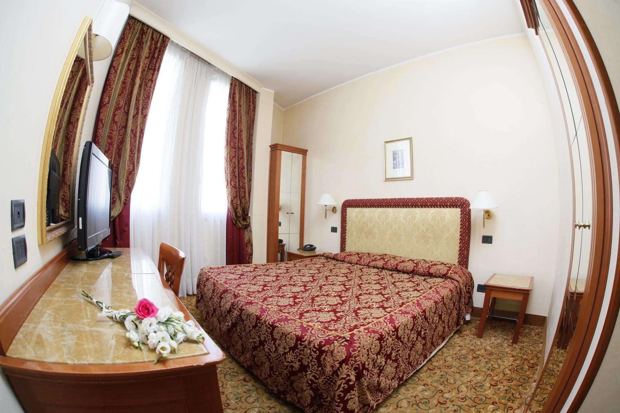 Hotel Colonna Brindisi Exteriör bild