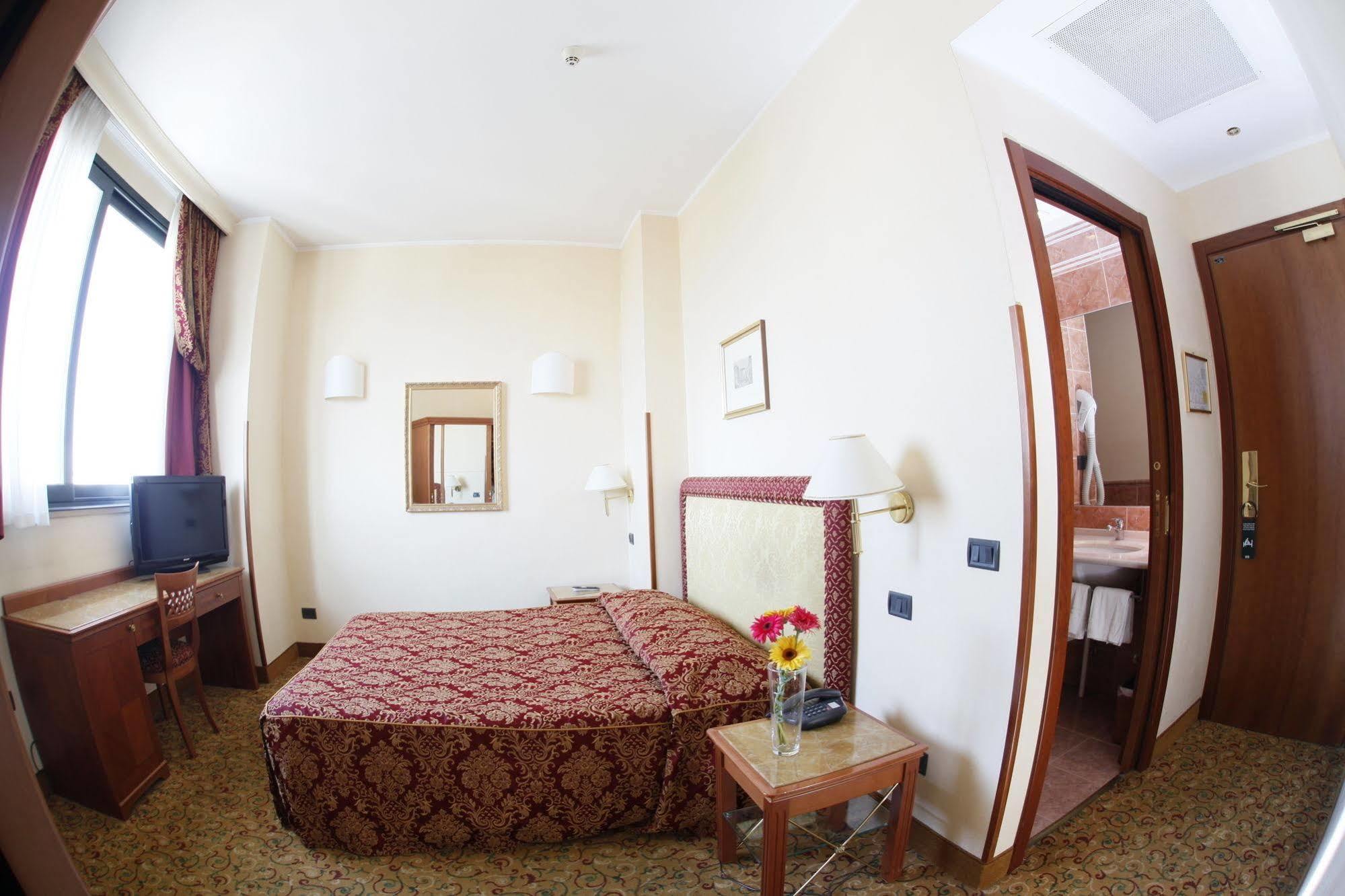 Hotel Colonna Brindisi Exteriör bild