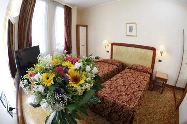 Hotel Colonna Brindisi Exteriör bild