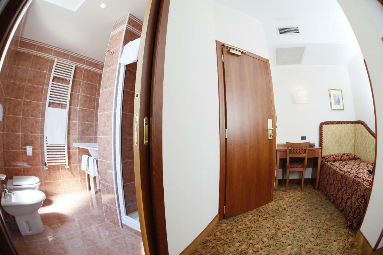 Hotel Colonna Brindisi Exteriör bild